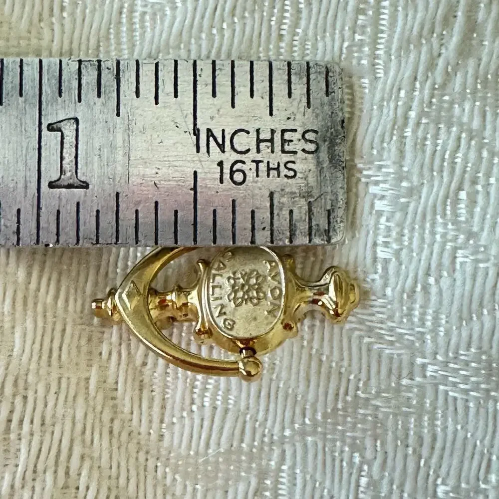 Faerie Door Knocker Avon Calling Vintage Gold Tone Lapel Pin